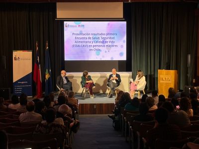 El lanzamiento de los resultados se realizó en el Teatro del INtA y participaron, entre otros, el senador Juan Luis Castro, la doctora Cecilia Albala y Gonzalo Uriarte, presidente de AB Chile.  